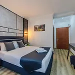 Hotel La Pazza 3*