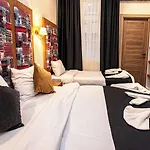 Hotel La Pazza 3*