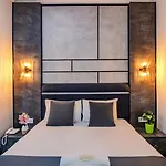 La Pazza Hotel