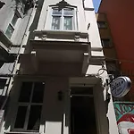 La Pazza Hotel