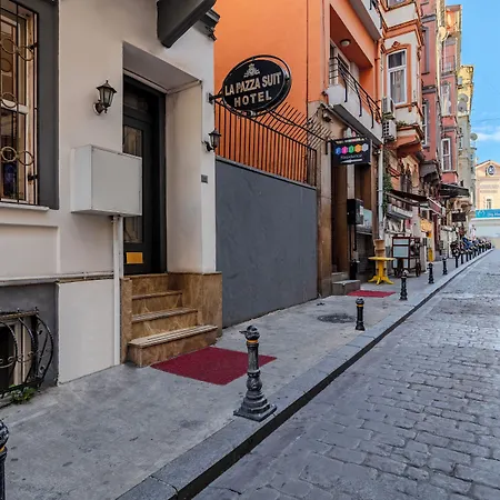 La Pazza Hotell