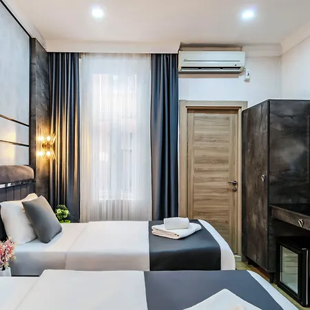 Hotel La Pazza 3*