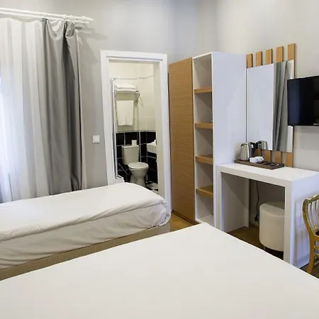 La Pazza Hotel 3*